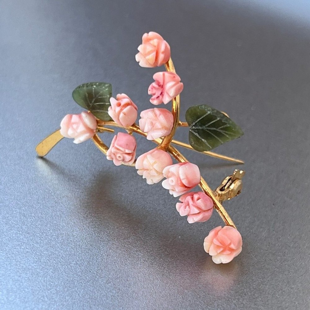Vintage Swoboda Carved Coral Flowers & Jade Leaf Brooch, 2" Long, 10 Roses - Picture 4 of 13